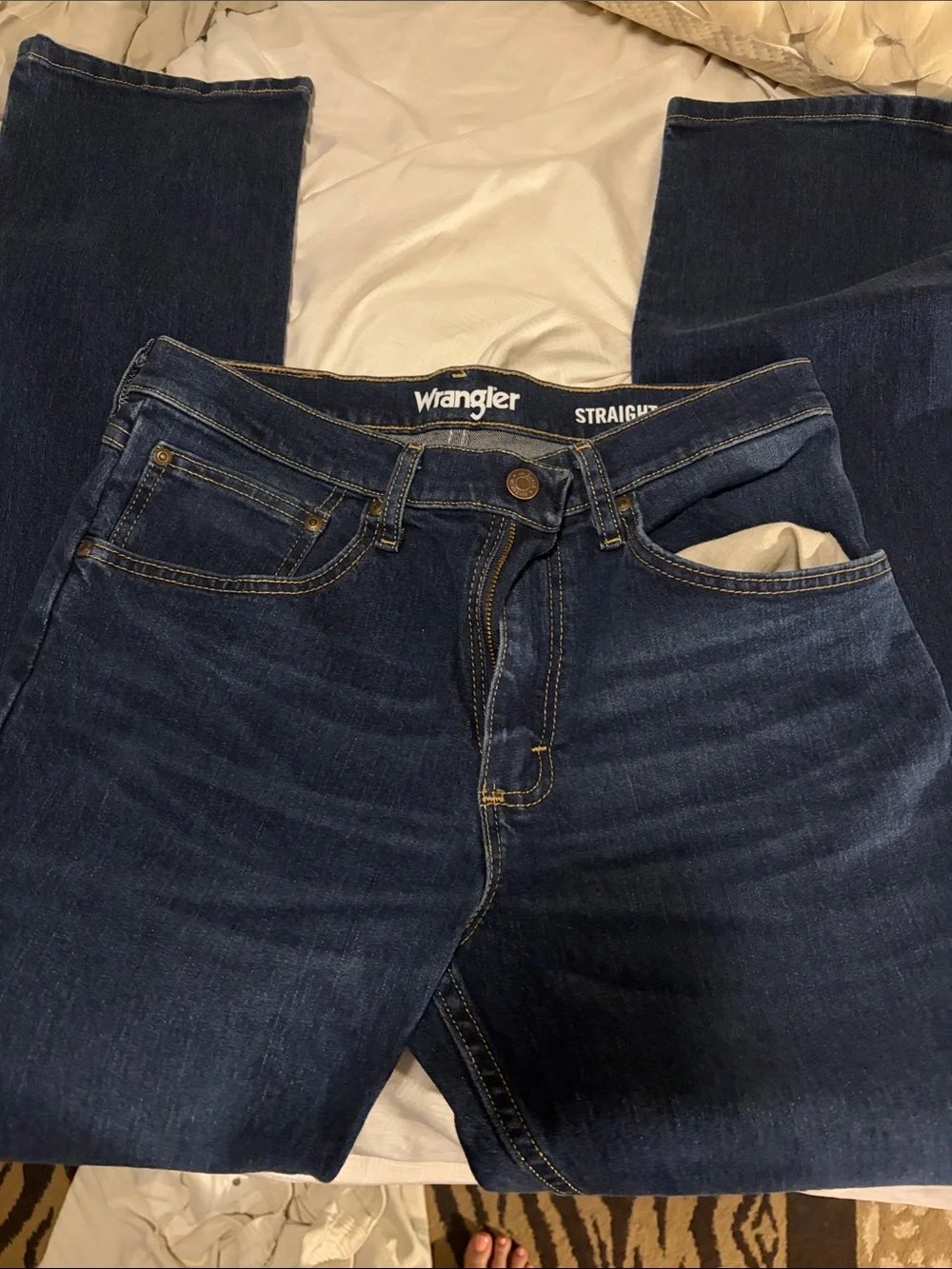 Wrangler Straight Jeans in Dark Indigo Blue - 30x32